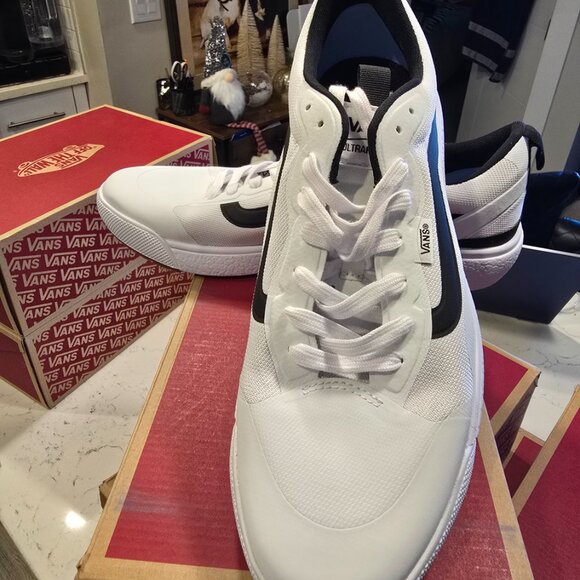Vans Men's UltraRange Exo White Black Striped Trail Skate Shoes Size 11.5 NEW - Picture 2 of 10